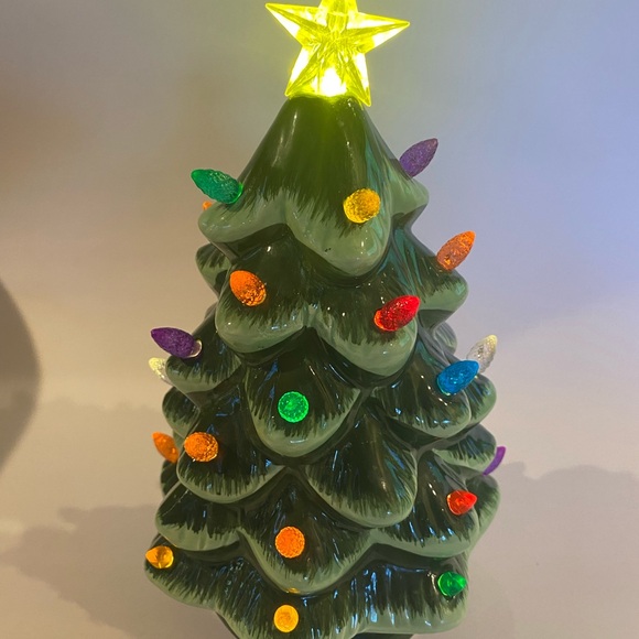 Aldi Merry Moments 2023 Ceramic Green Christmas Tree - Picture 2 of 8